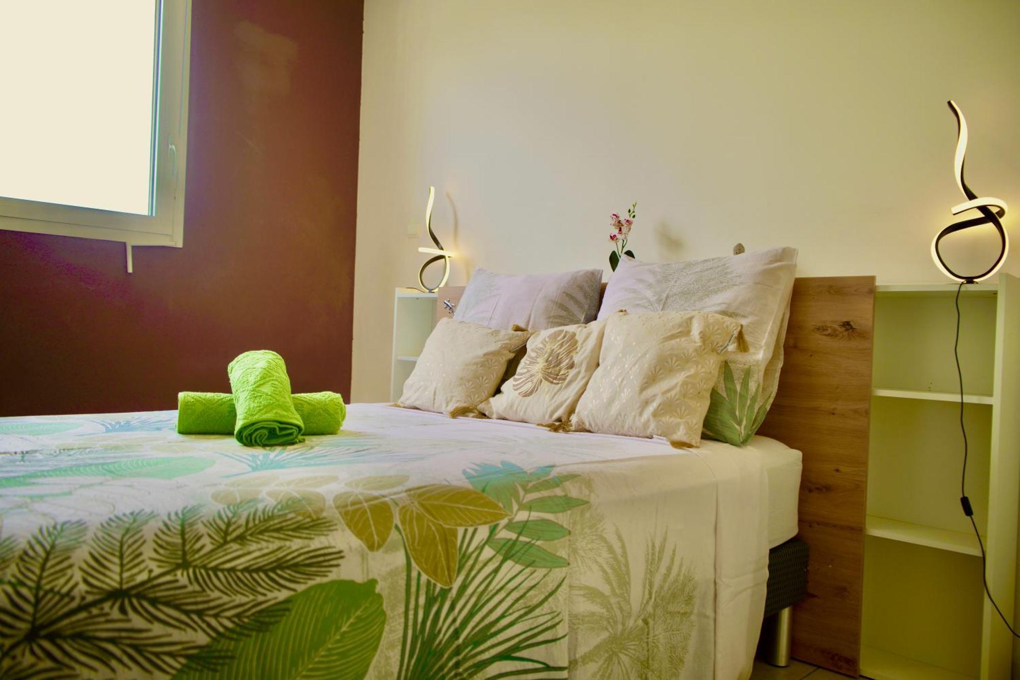 Les Balcons Du Theatre Apartman Saint-Gilles-les Bains Kültér fotó
