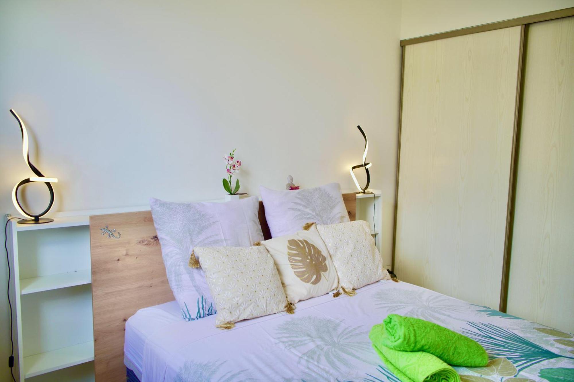 Les Balcons Du Theatre Apartman Saint-Gilles-les Bains Kültér fotó